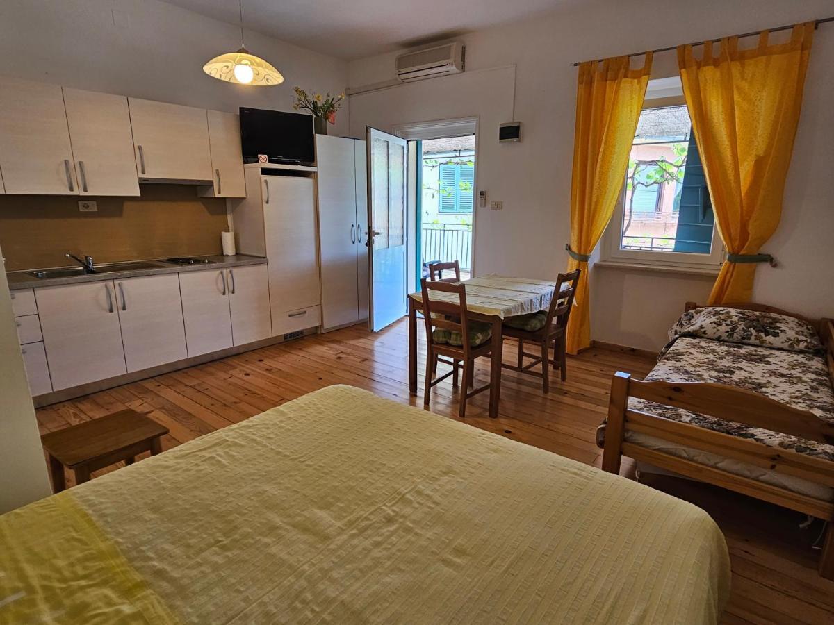 Apartments La Pergola Ровинь Экстерьер фото