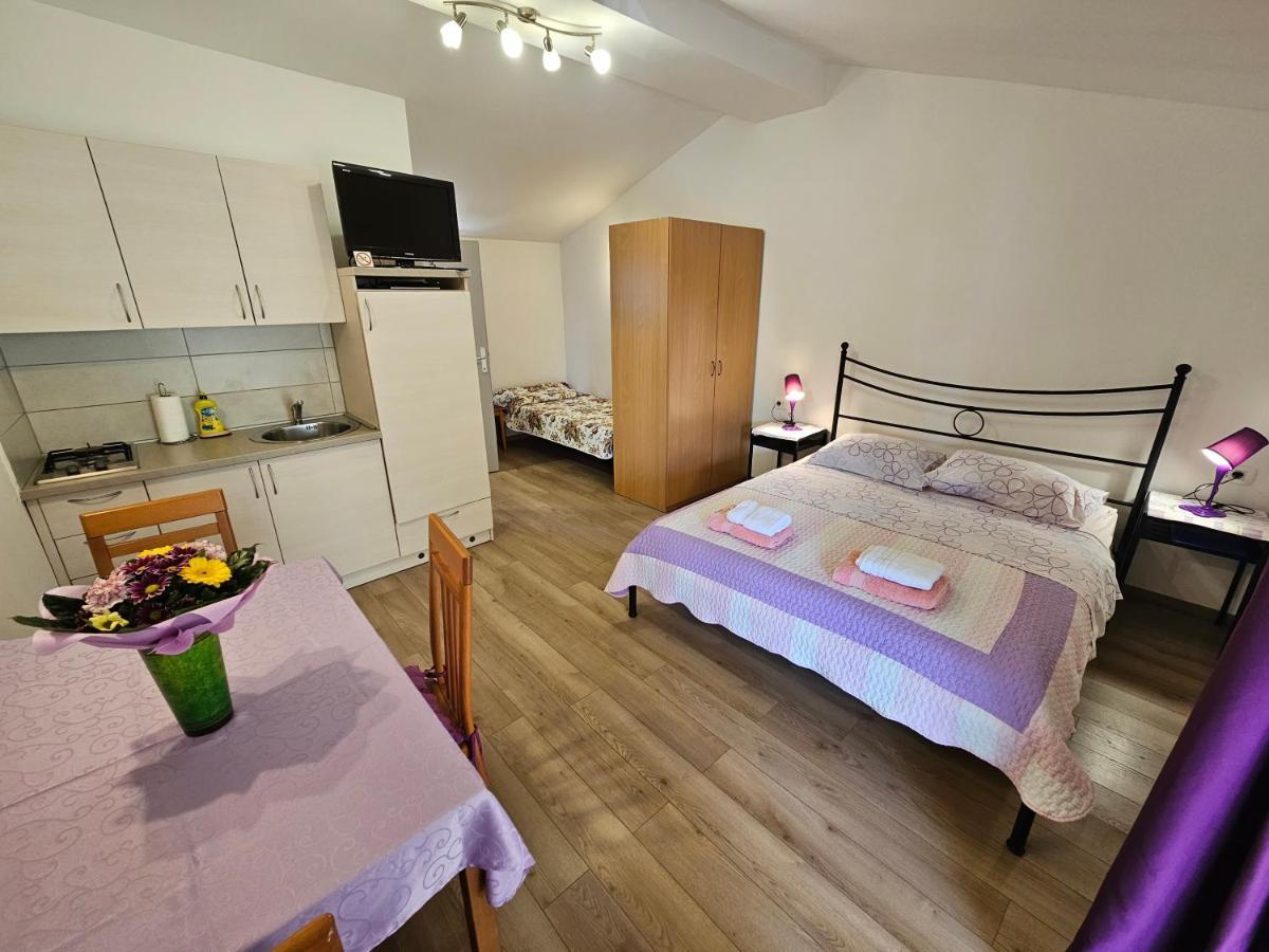 Apartments La Pergola Ровинь Экстерьер фото